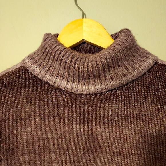 Vera Wang Purple Turtleneck Sweater Size Small - Picture 5 of 7